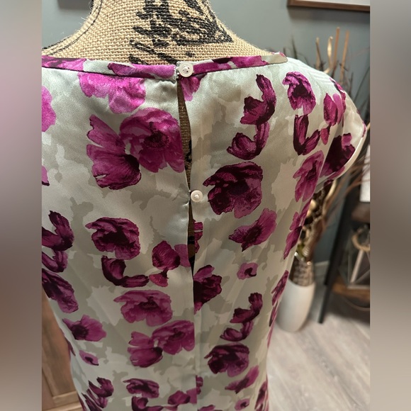 Banana Republic short sleeve blouse, size XS - Picture 3 of 3